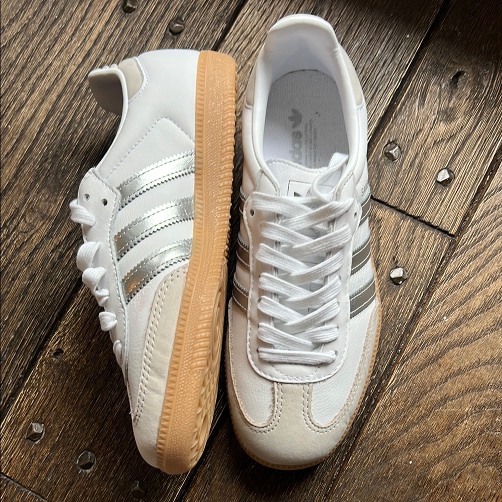 NWOT SAMBA OG SHOES